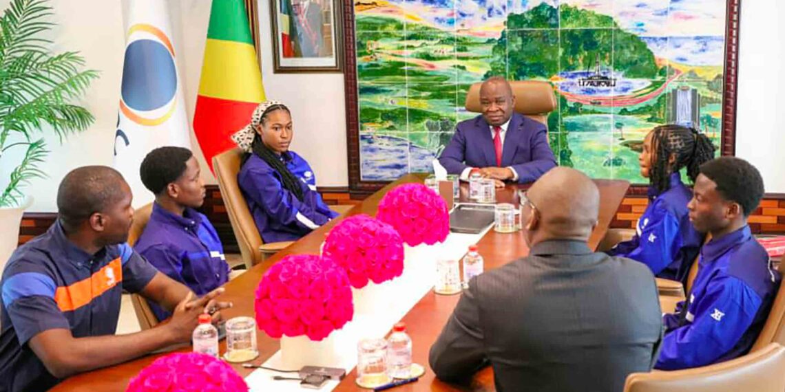 Congo-Éducation : bourse SNPC 2025 — Quatre lauréats s’envolent pour Bakou, symbole d’une gestion tournée vers la formation.