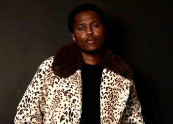 Slam : Cardy Youelo fait vibrer les mots pour dénoncer les maux